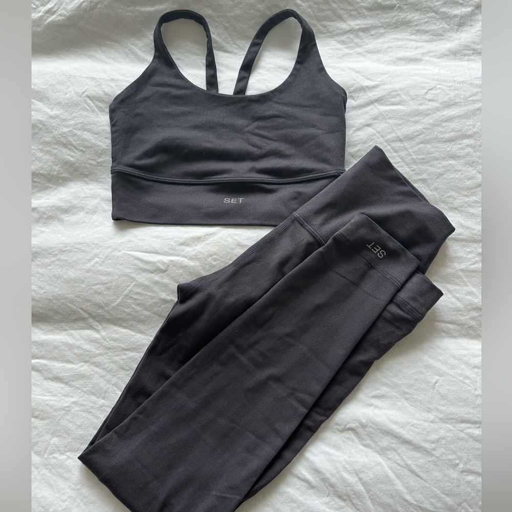 SET Active Scoop Y Sports Bra + High-rise Leggings